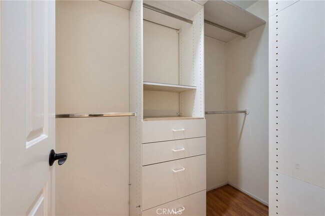 Building Photo - 8231 Deerfield Dr