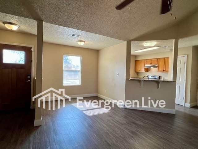 Building Photo - 101 Oakhurst Ct