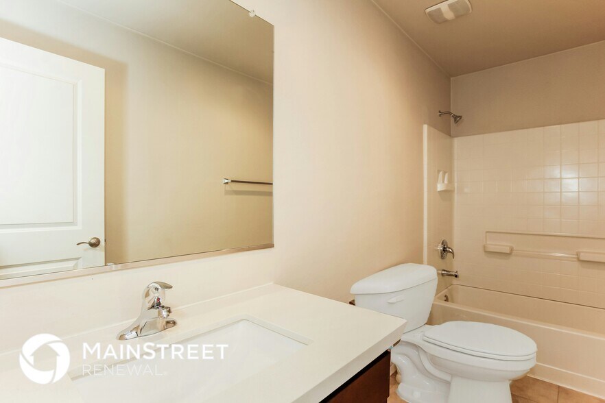 Building Photo - 2000 N 36th St