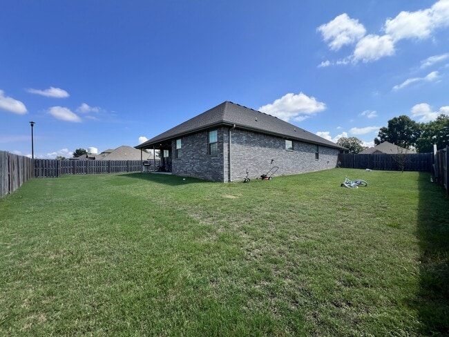 Building Photo - 661 Fox Spur