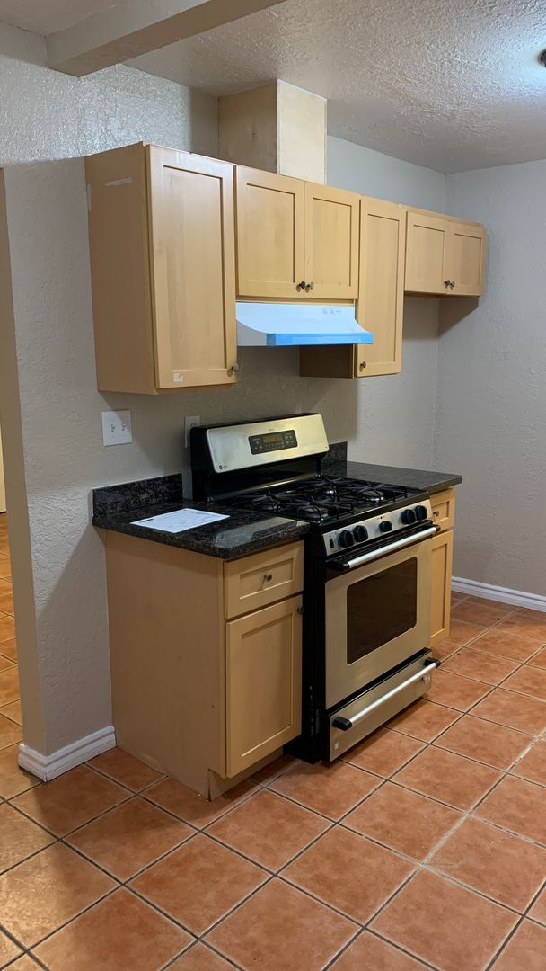 Building Photo - 07218