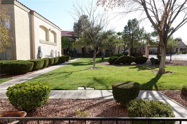 Building Photo - 7885 W Flamingo Rd