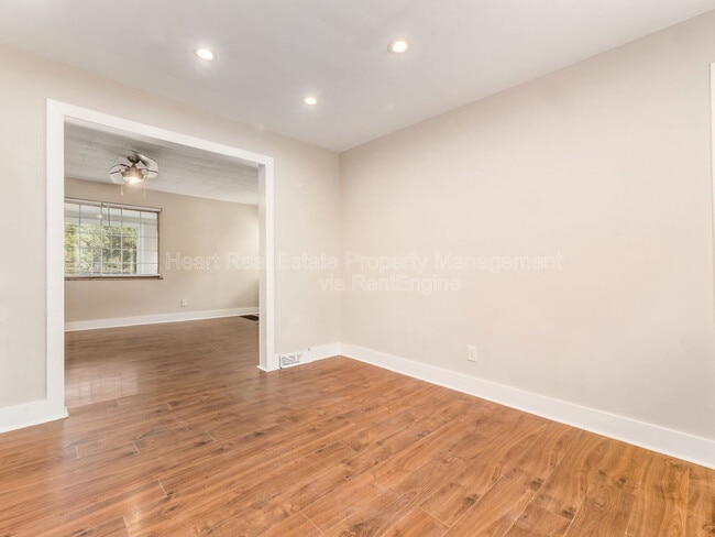 Building Photo - 1621 Sullivant Ave