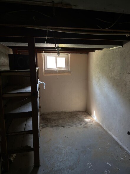 Building Photo - 3422 Pine Grove Ave