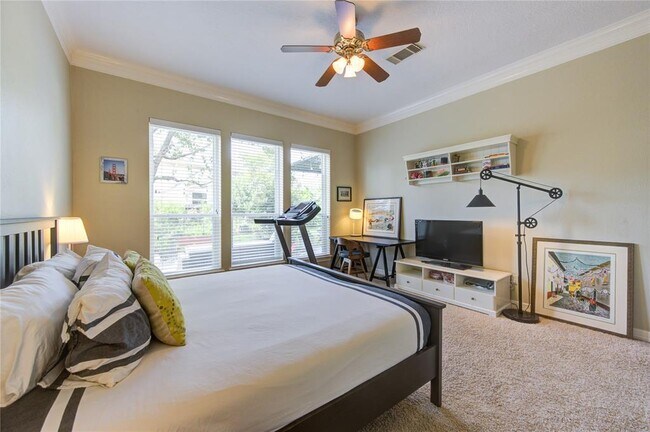 Building Photo - 5222 Summer Snow Dr