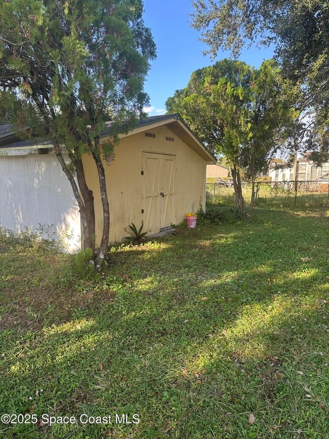 Building Photo - 7780 Northern Oak St