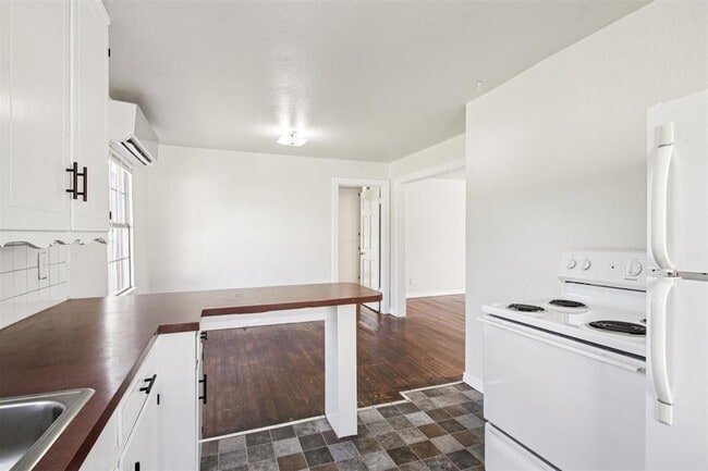 Building Photo - 3209 NW 32nd St