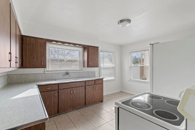 Building Photo - 3034 N 80th St