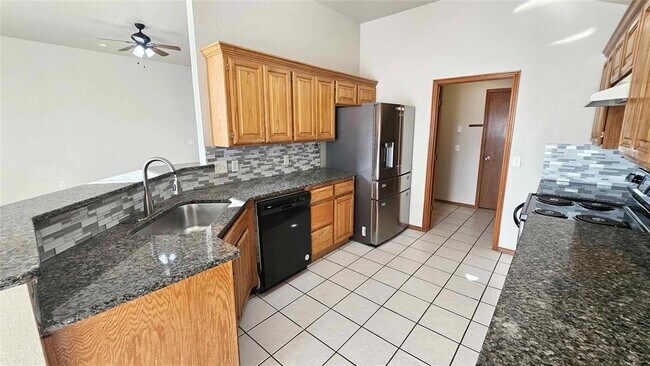 Building Photo - 4117 Gyrfalcon Dr