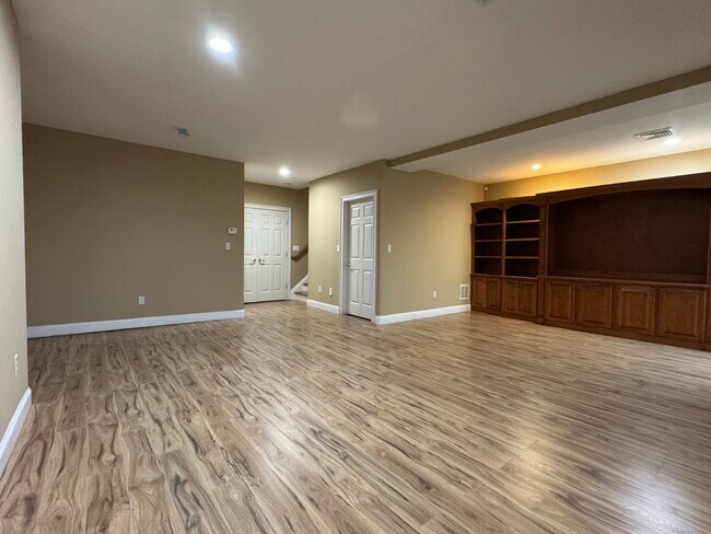 Building Photo - 14 Park Pl Cir
