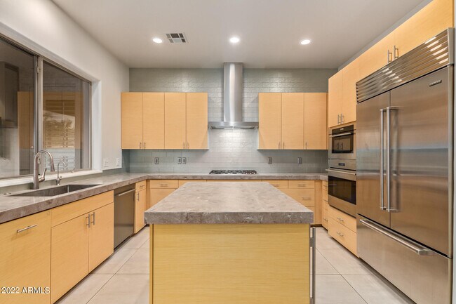 Building Photo - 7479 E Sunnyvale Dr