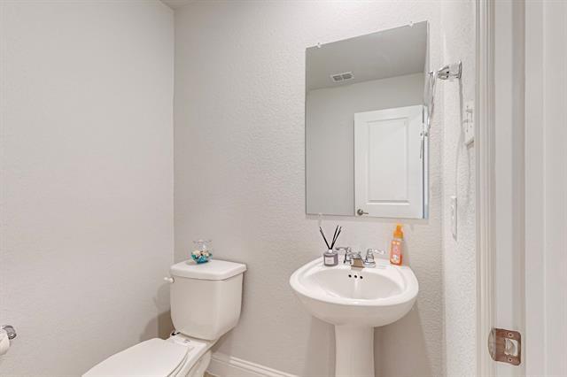 Building Photo - 802 Tennessee Dr