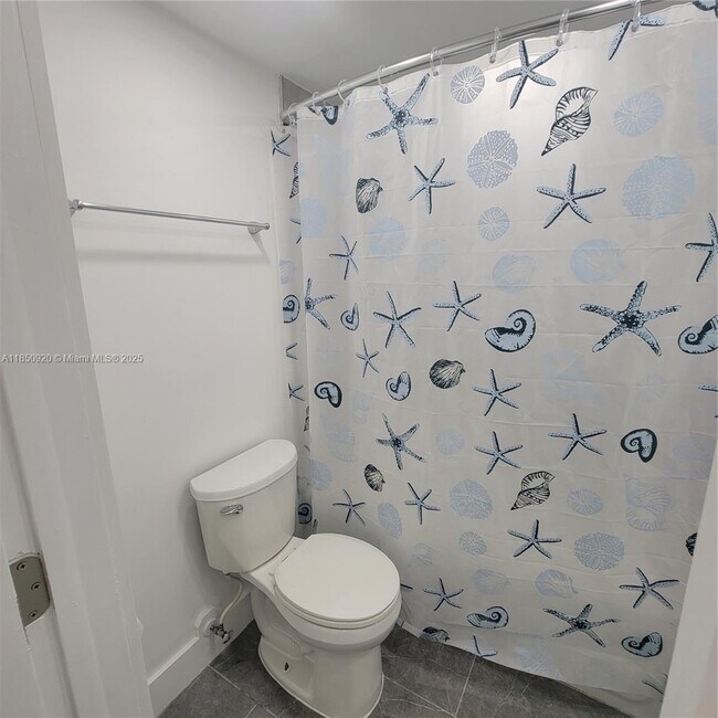 Building Photo - 1039 W 23rd St