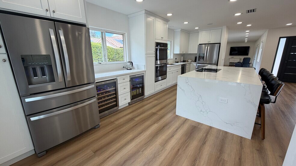 Building Photo - 5855 Shirley Ave