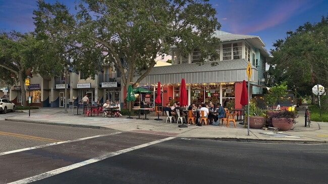 Building Photo - 2649 1/2 Dartmouth Ave N