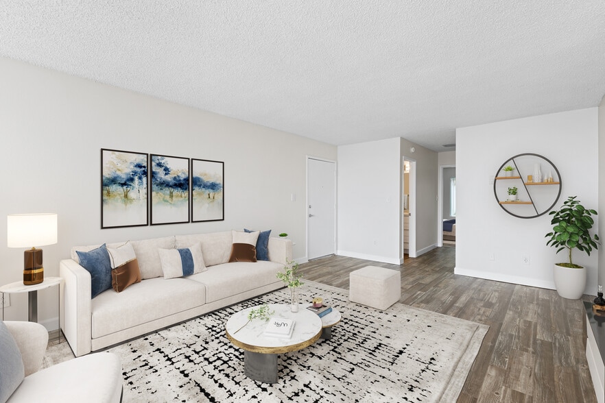 Building Photo - Woodland Hills