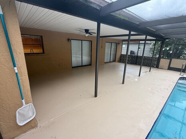 Building Photo - EXCELLENT 3/2/2 POOL HOME – 1,658 SQ FT!