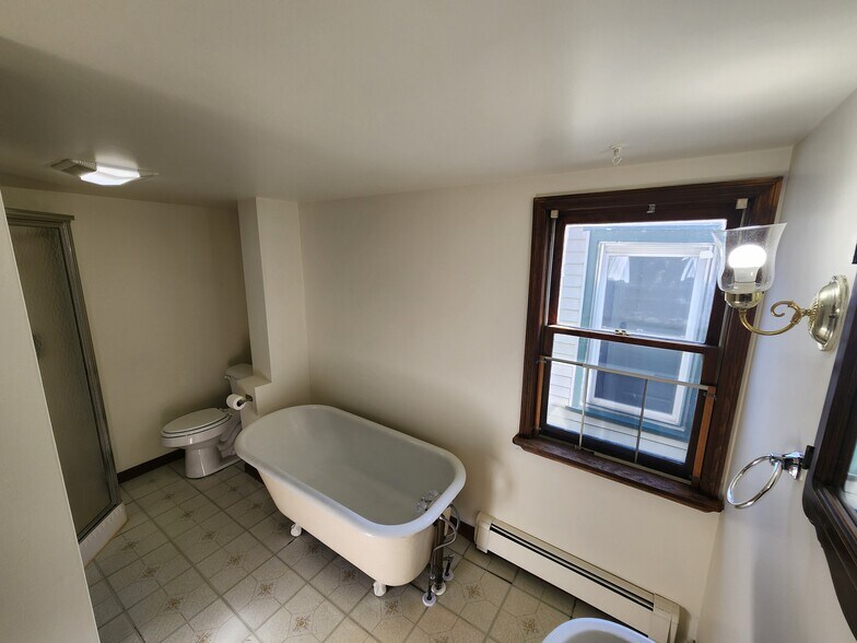 Building Photo - 95 3rd Ave