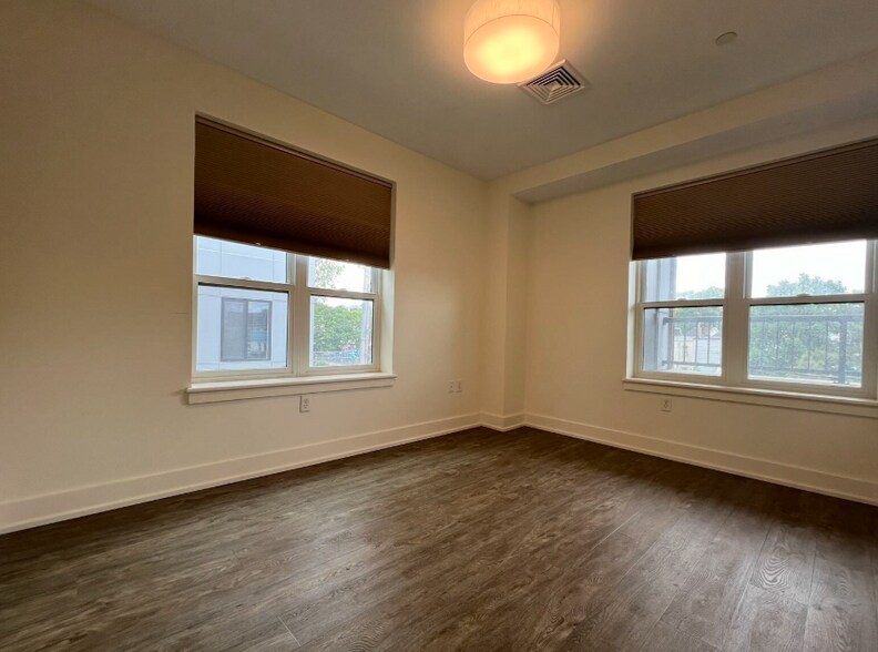 Building Photo - 20 Penniman Rd