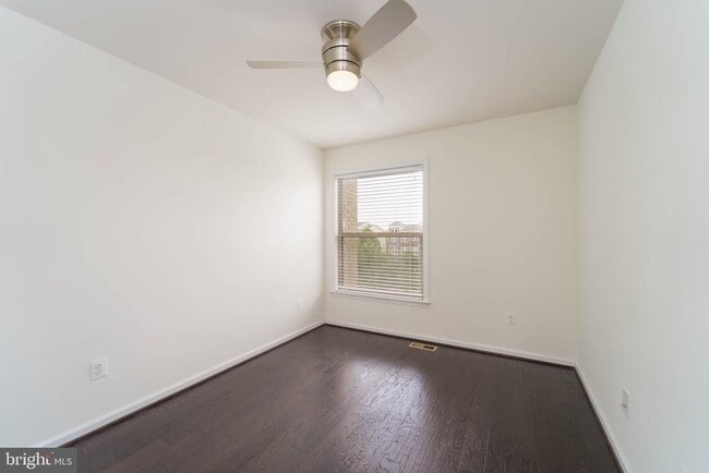 Building Photo - 23503 Adagio Terrace
