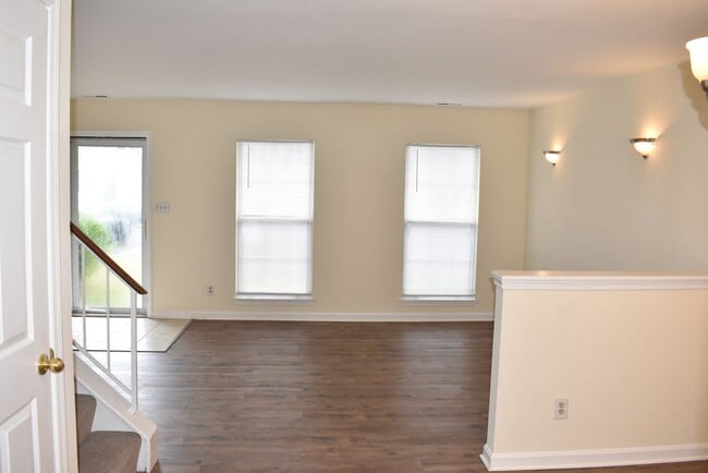 Building Photo - A Great Fairview Commons Townhome!