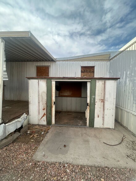 Building Photo - 3601 E Wyoming Ave