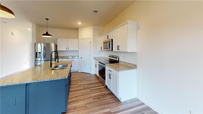 Building Photo - 90 Ingle Dr