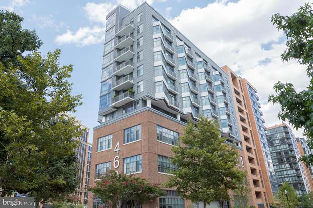 Building exterior facade - 460 New York Ave NW