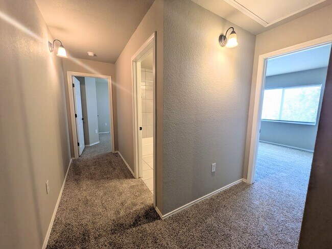 Building Photo - 5826 Grandwood Dr