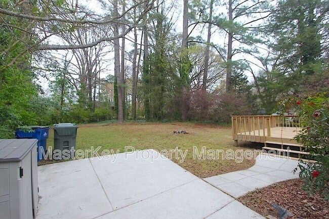 Building Photo - 2413 Derby Dr