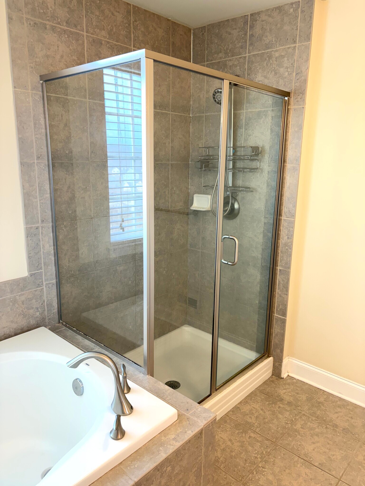 Building Photo - 6137 Valley Forge Dr