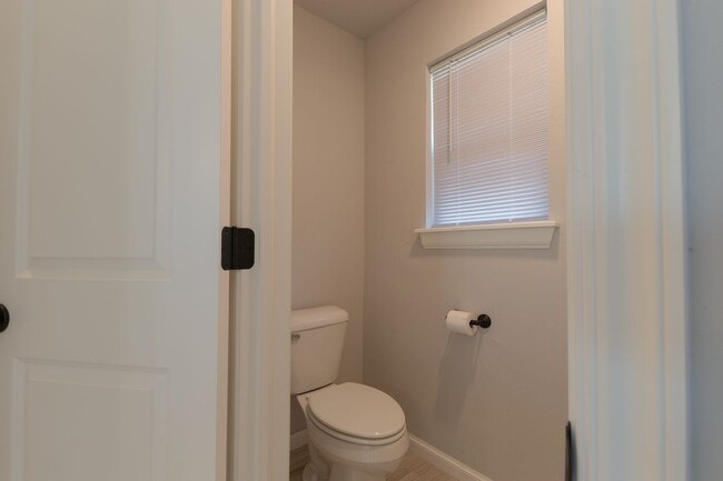 Building Photo - Modern 3-Bed, 2-Bath Home in Deer Creek School District!