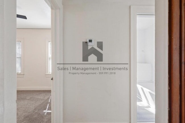 Building Photo - 232 E San Joaquin Ave