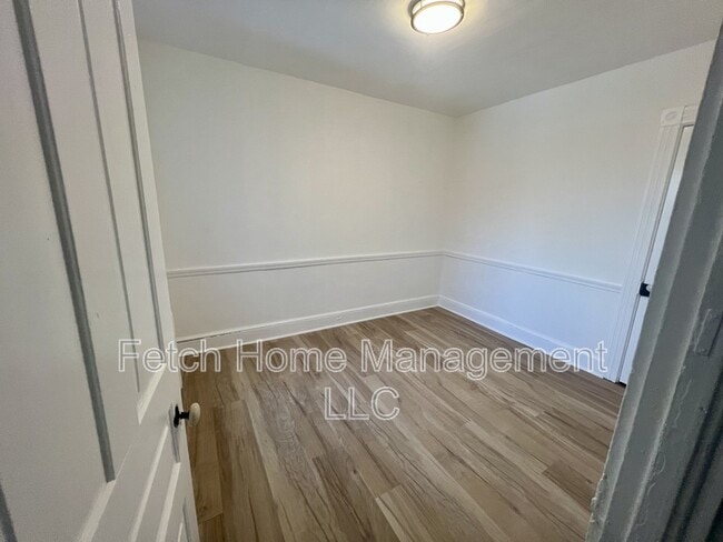 Building Photo - 312 N Reservoir St