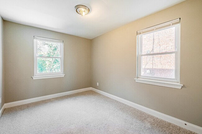 Building Photo - 2439 25th St SE