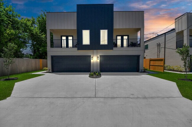 Building Photo - 3620 Du Bois St