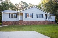 Building Photo - 617 Palm St