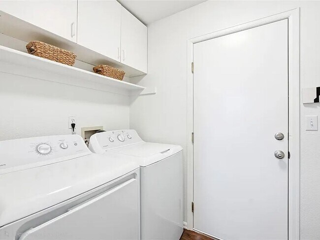 Building Photo - Available NOW! 4-Bedroom in one of Denver’s Hottest Neighborhoods!