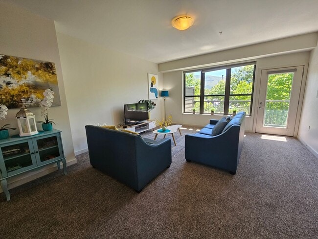 Interior Photo - SPR712