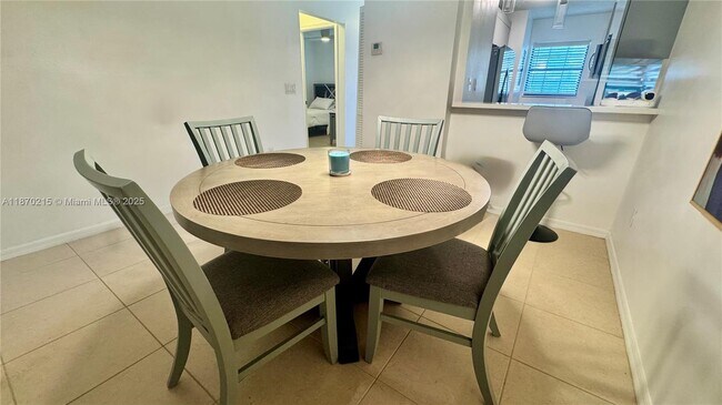 Building Photo - 5339 Treetops Dr