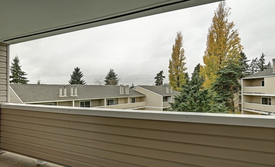 Building Photo - 12450 NE 130th Ct