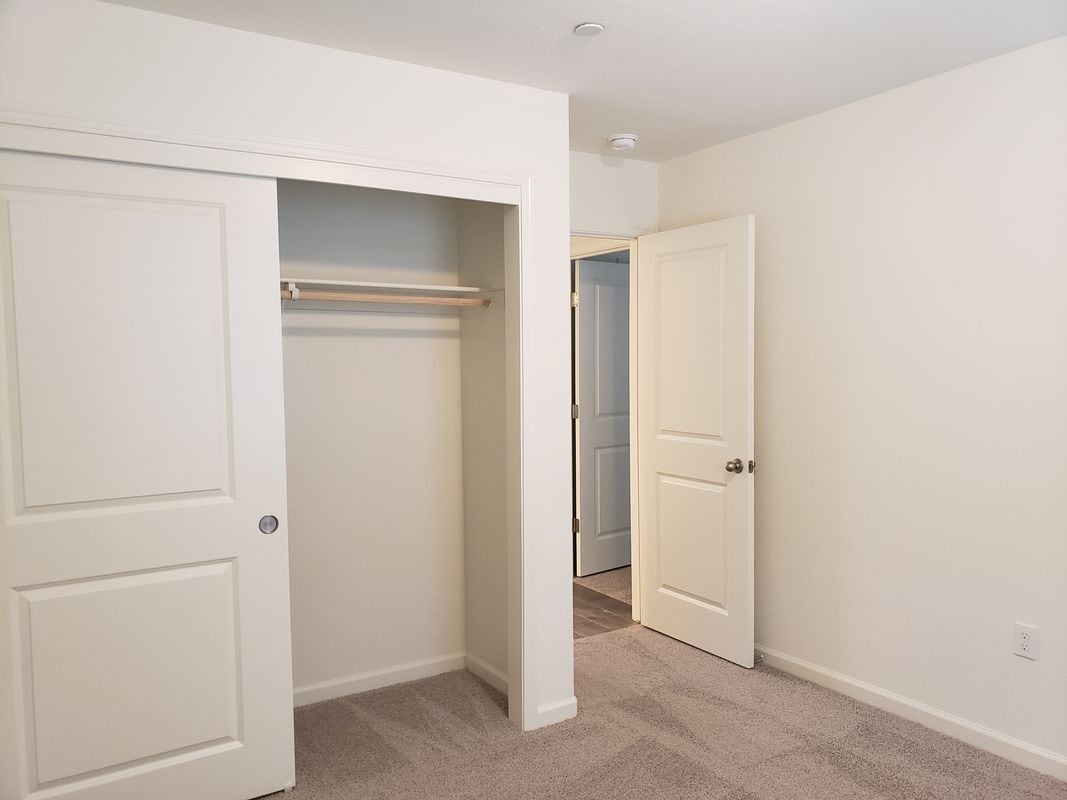 Building Photo - 2327 N Chateau Wy