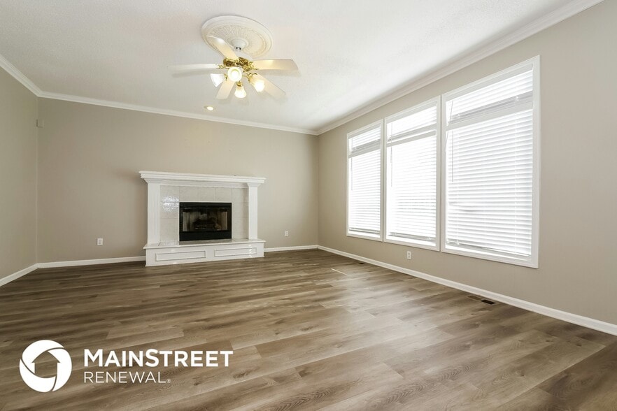Building Photo - 4811 Lone Elm