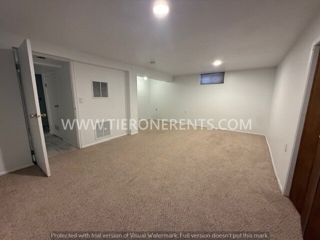 Building Photo - NO DEPOSIT option available for qualified renters with Obligo.