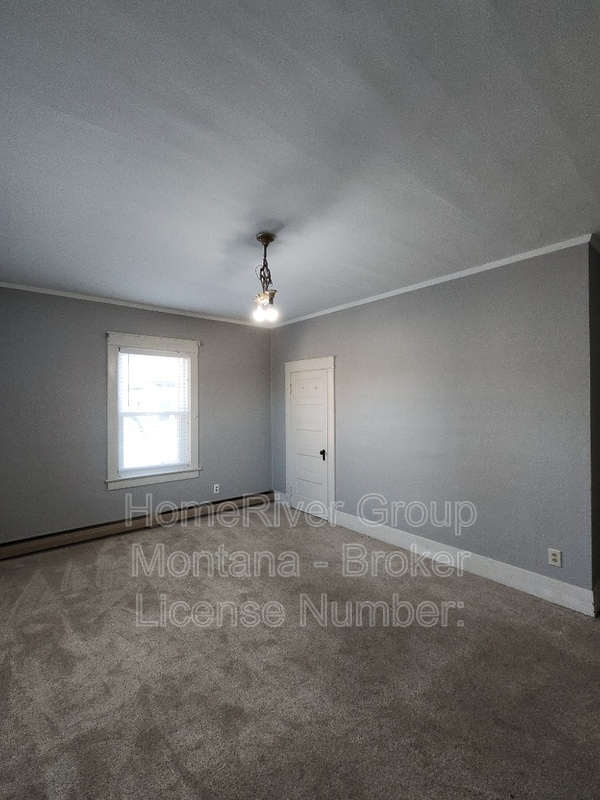 Building Photo - 534 S 3rd St W