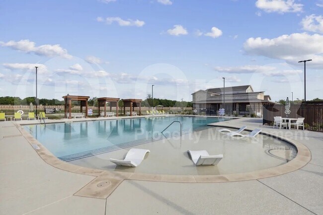 Building Photo - 613 Huntley Dr