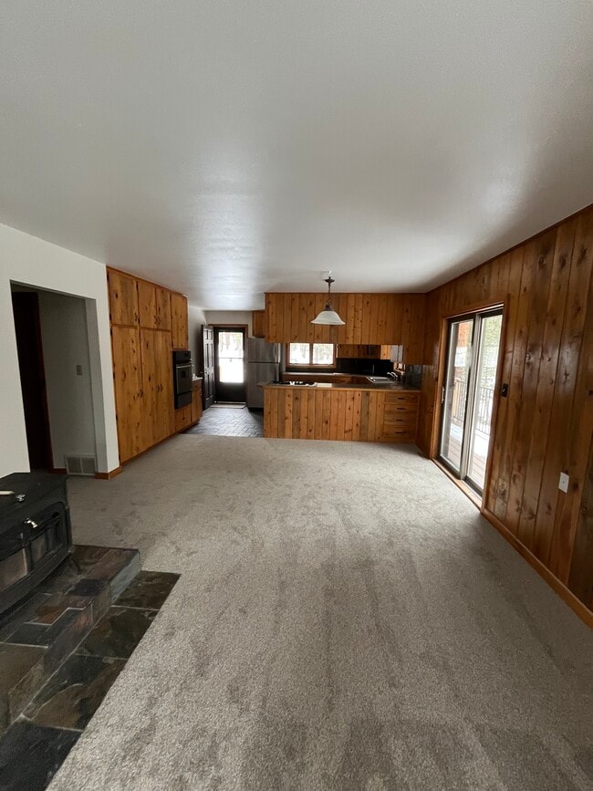 Building Photo - 304 Cabin Creek Rd