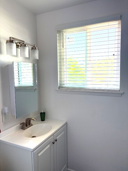 Building Photo - 6418 Garber Ave