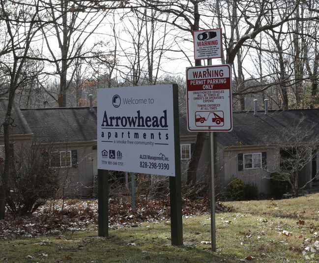 Building Photo - Arrowhead