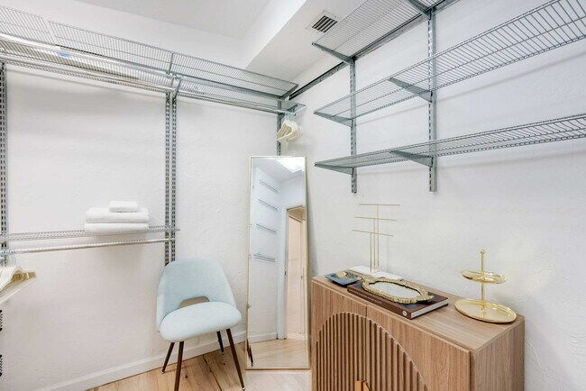 Building Photo - 4131 Lybyer Ave